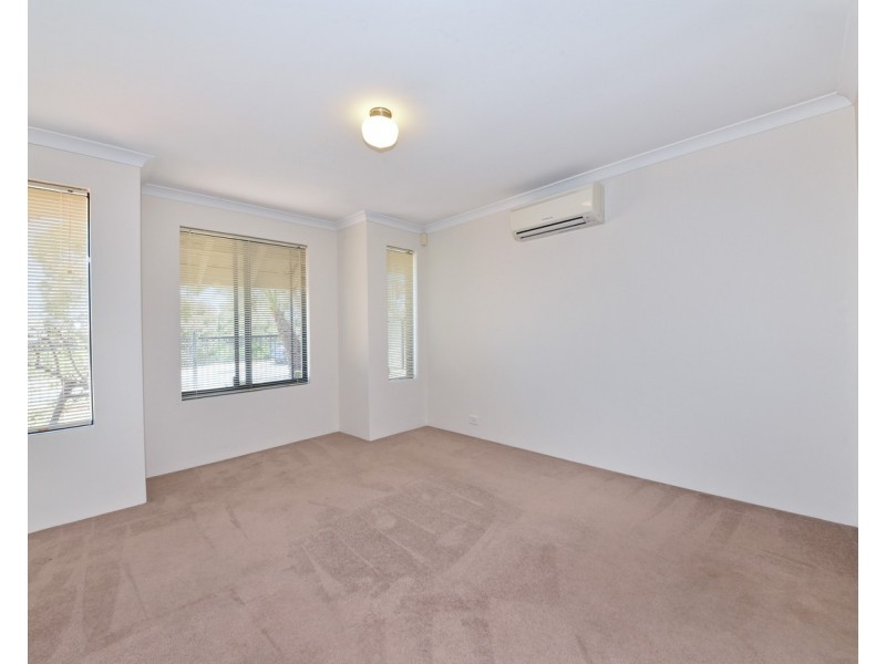 10 Somerly Drive, Clarkson WA 6030