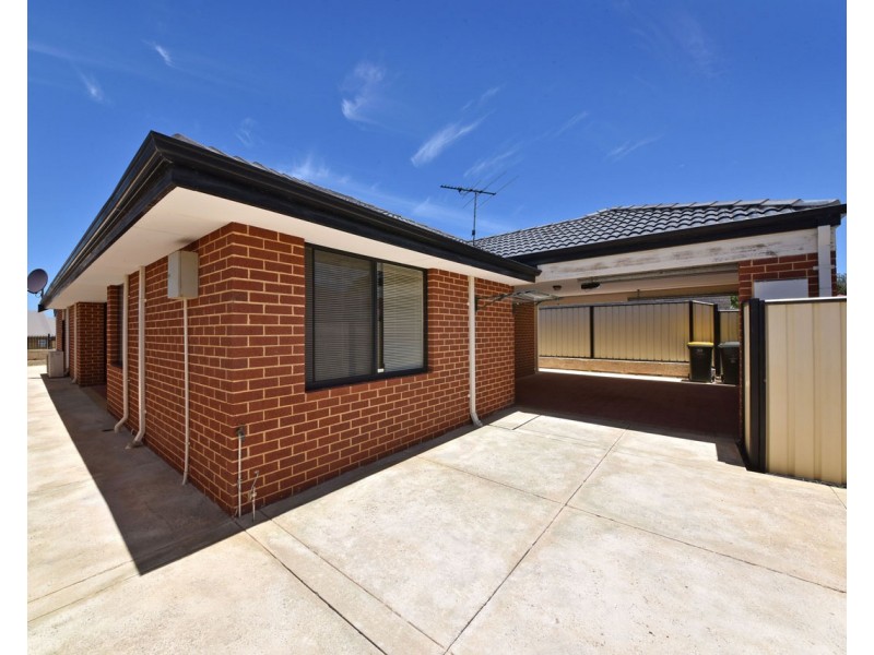 10 Somerly Drive, Clarkson WA 6030