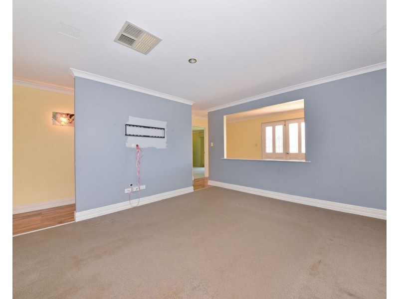 12 Reigate Way, Butler WA 6036