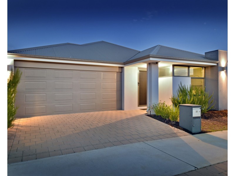 32 Azolla Street, Banksia Grove WA 6031