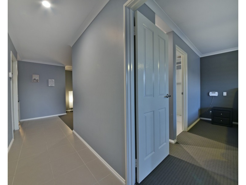 32 Azolla Street, Banksia Grove WA 6031