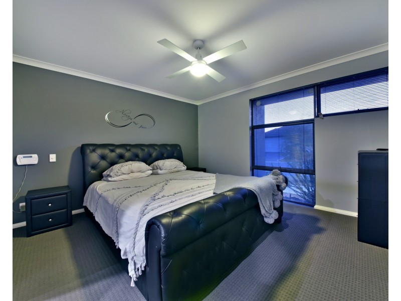 32 Azolla Street, Banksia Grove WA 6031