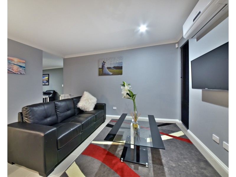 32 Azolla Street, Banksia Grove WA 6031