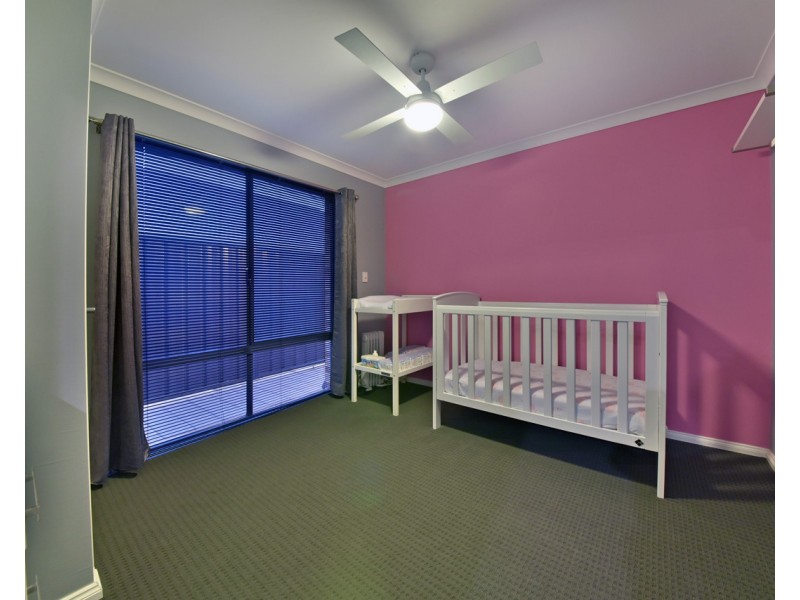 32 Azolla Street, Banksia Grove WA 6031