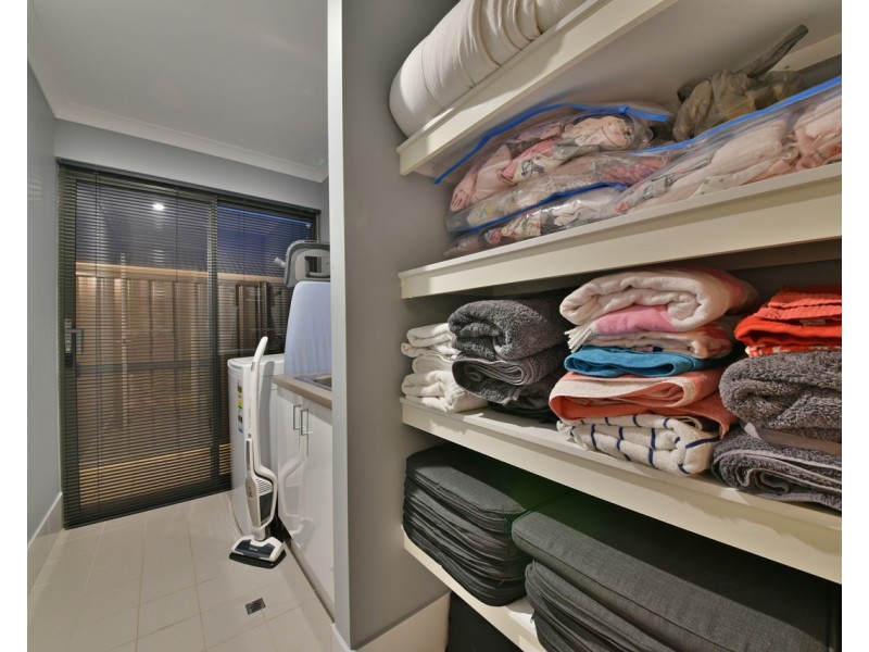 32 Azolla Street, Banksia Grove WA 6031