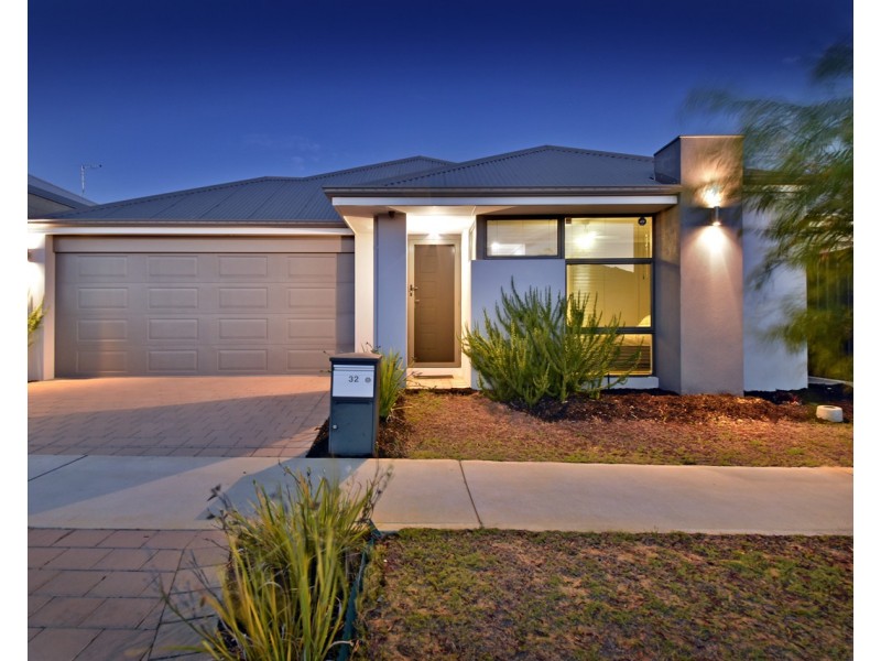 32 Azolla Street, Banksia Grove WA 6031