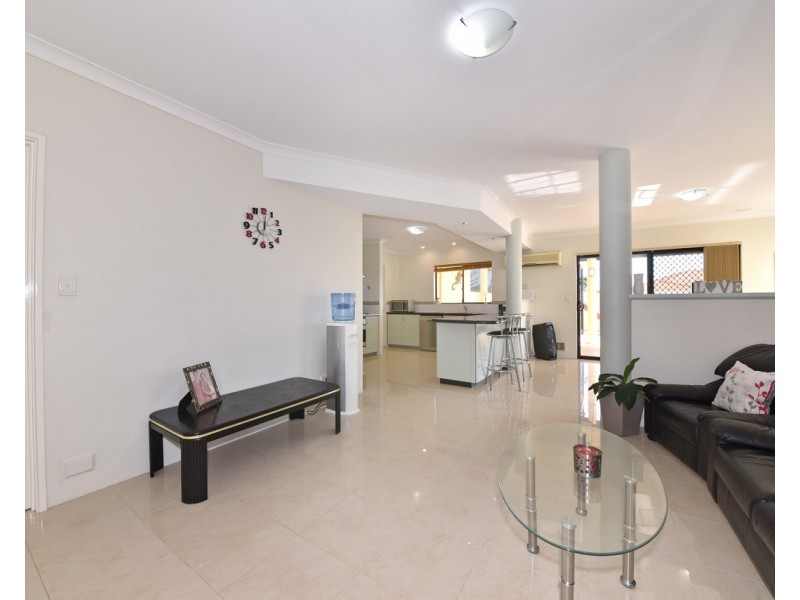 9 Trieste Court, Mindarie WA 6030