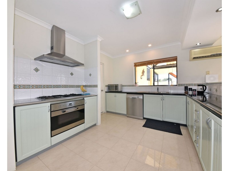 9 Trieste Court, Mindarie WA 6030