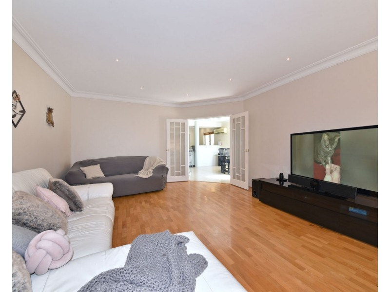 9 Trieste Court, Mindarie WA 6030