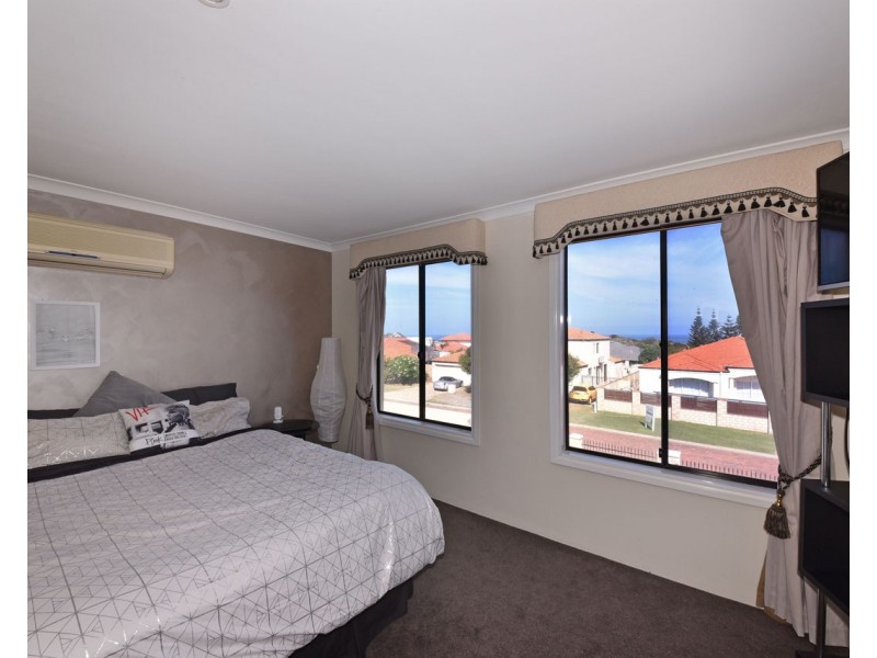 9 Trieste Court, Mindarie WA 6030