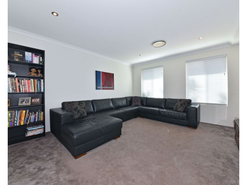 27 Airlie Chase, Clarkson WA 6030