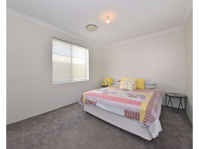 27 Airlie Chase, Clarkson WA 6030