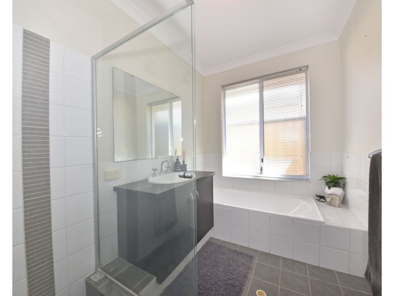 27 Airlie Chase, Clarkson WA 6030