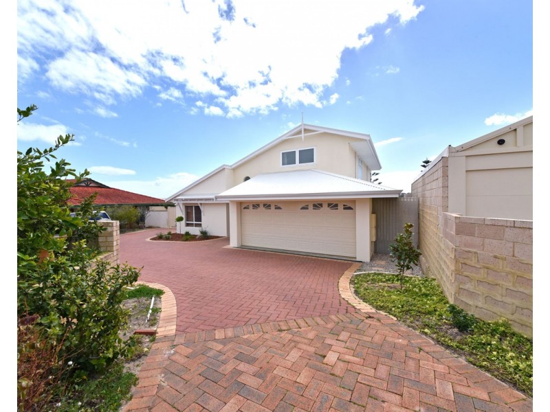 21A Holyhead Green, Mindarie WA 6030