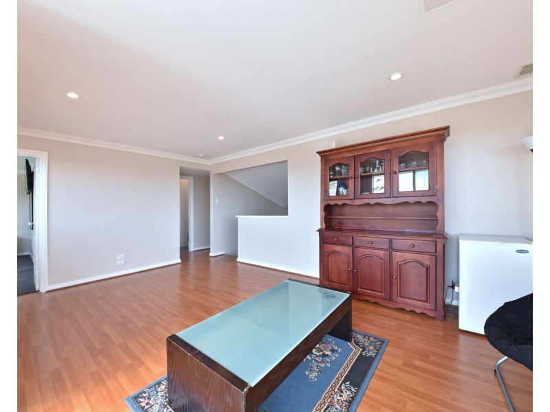 21A Holyhead Green, Mindarie WA 6030