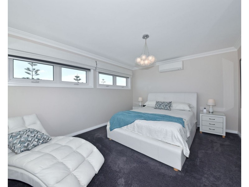 21A Holyhead Green, Mindarie WA 6030