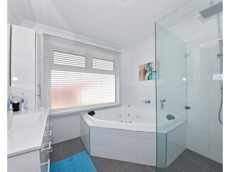 21A Holyhead Green, Mindarie WA 6030