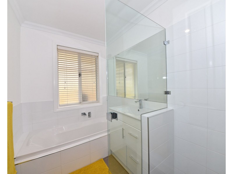 21A Holyhead Green, Mindarie WA 6030