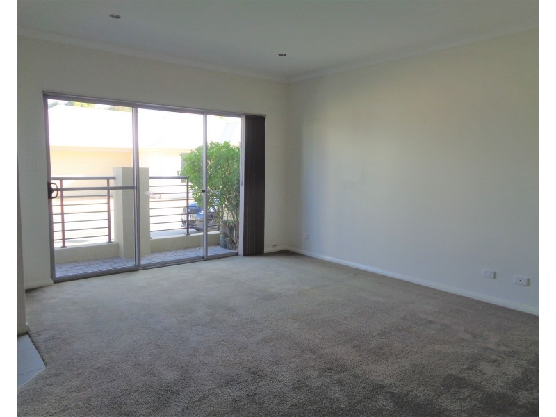 17 Redfern Bend, Clarkson WA 6030