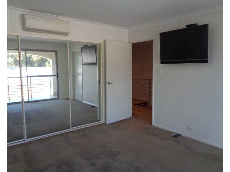 17 Redfern Bend, Clarkson WA 6030