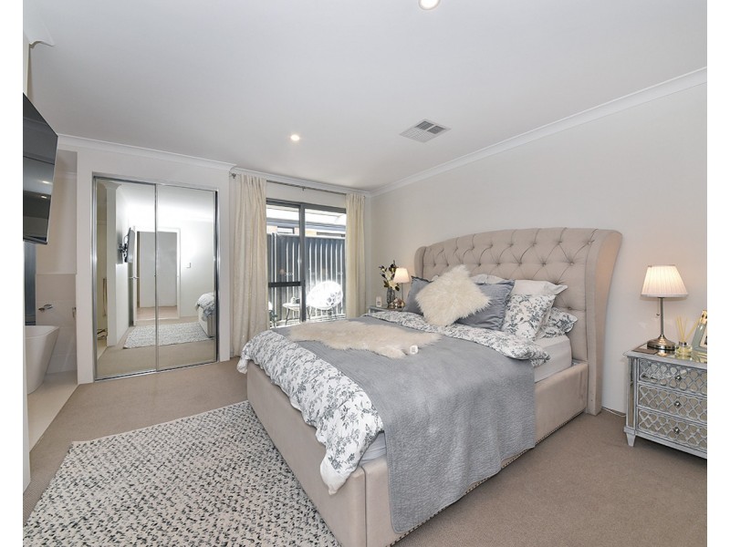 43  Marginella Boulevard, Jindalee WA 6036