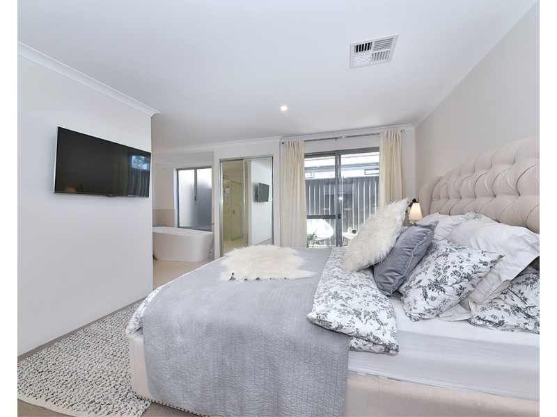 43  Marginella Boulevard, Jindalee WA 6036