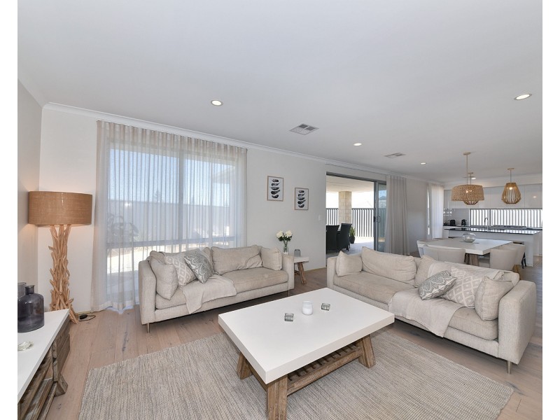 43  Marginella Boulevard, Jindalee WA 6036