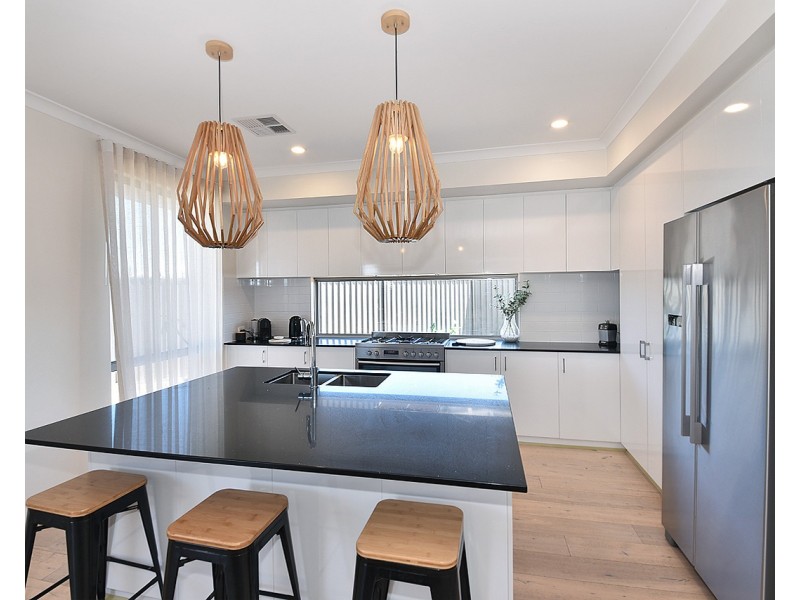 43  Marginella Boulevard, Jindalee WA 6036