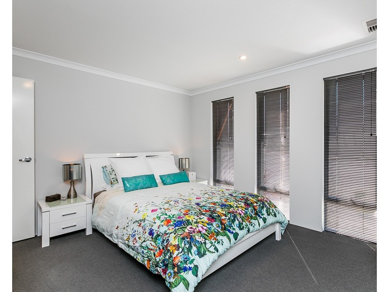 32 Santapola Approach, Alkimos WA 6038