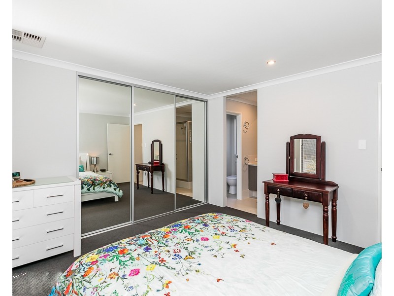 32 Santapola Approach, Alkimos WA 6038