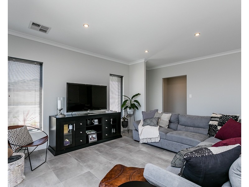 32 Santapola Approach, Alkimos WA 6038