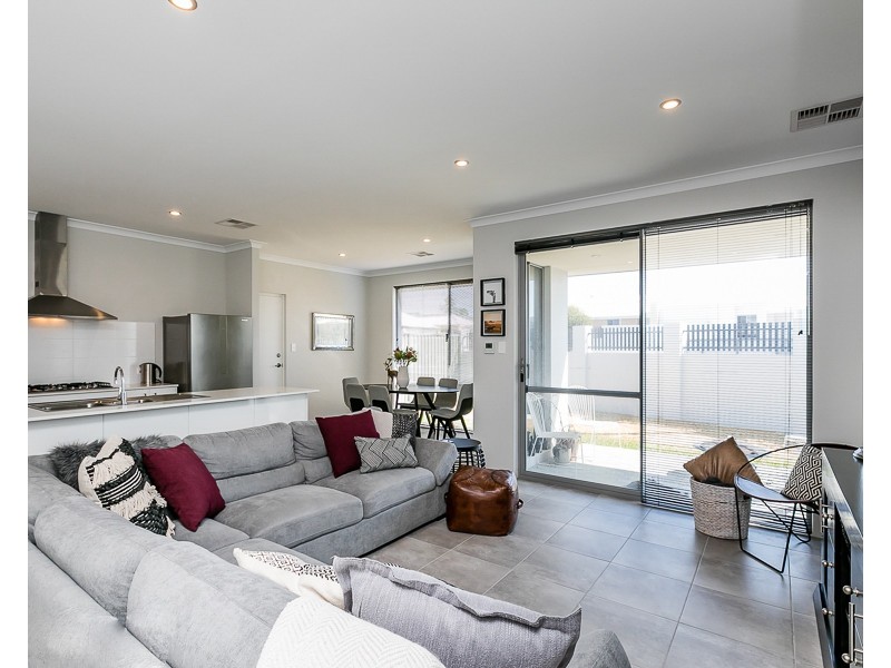 32 Santapola Approach, Alkimos WA 6038