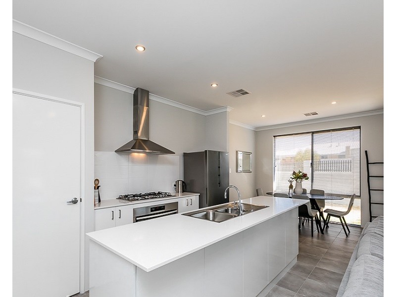 32 Santapola Approach, Alkimos WA 6038