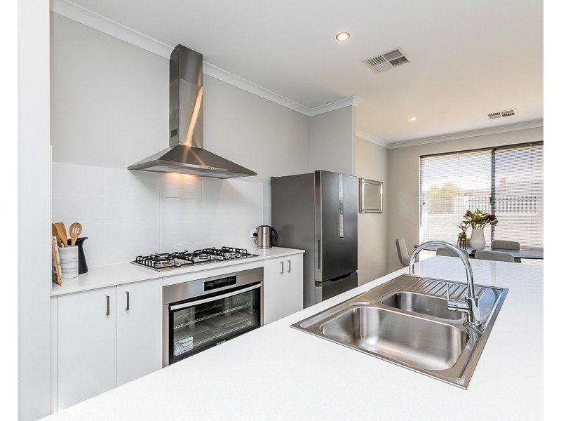 32 Santapola Approach, Alkimos WA 6038
