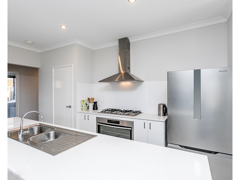 32 Santapola Approach, Alkimos WA 6038