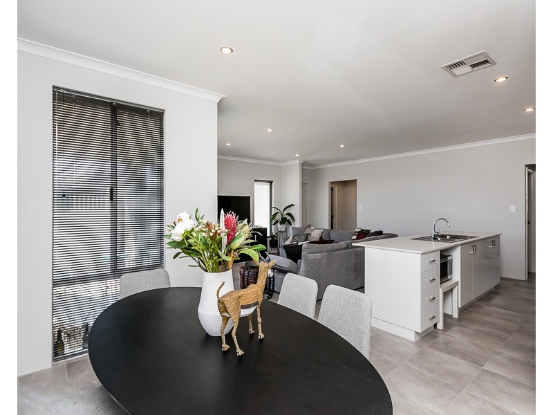32 Santapola Approach, Alkimos WA 6038