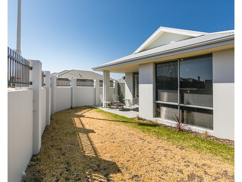 32 Santapola Approach, Alkimos WA 6038