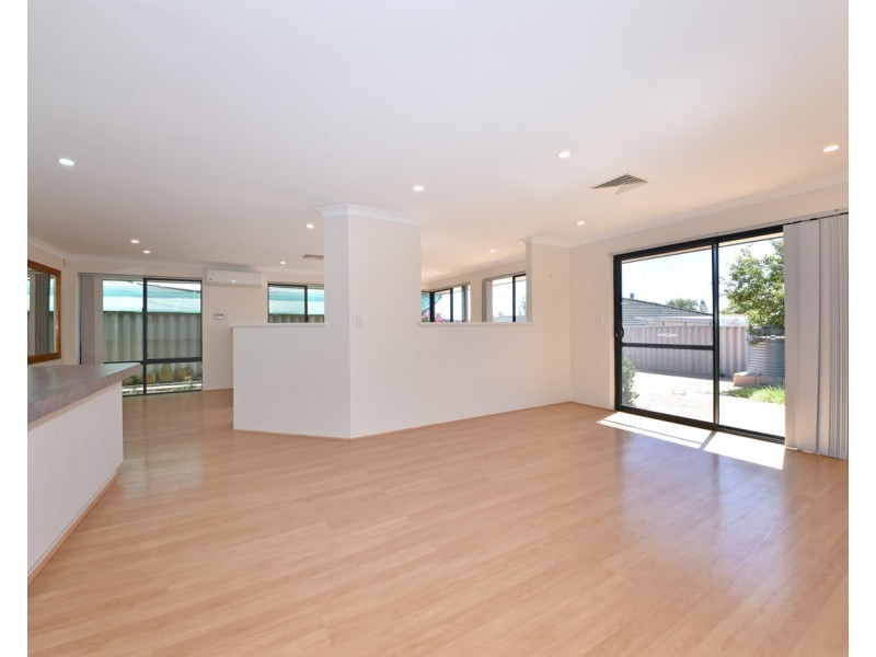 4 Rover Court, Quinns Rocks WA 6030