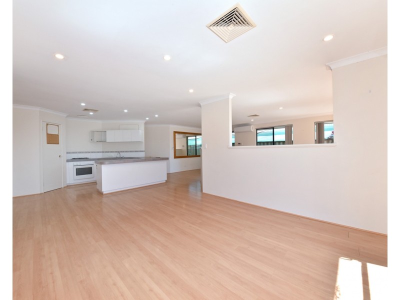 4 Rover Court, Quinns Rocks WA 6030