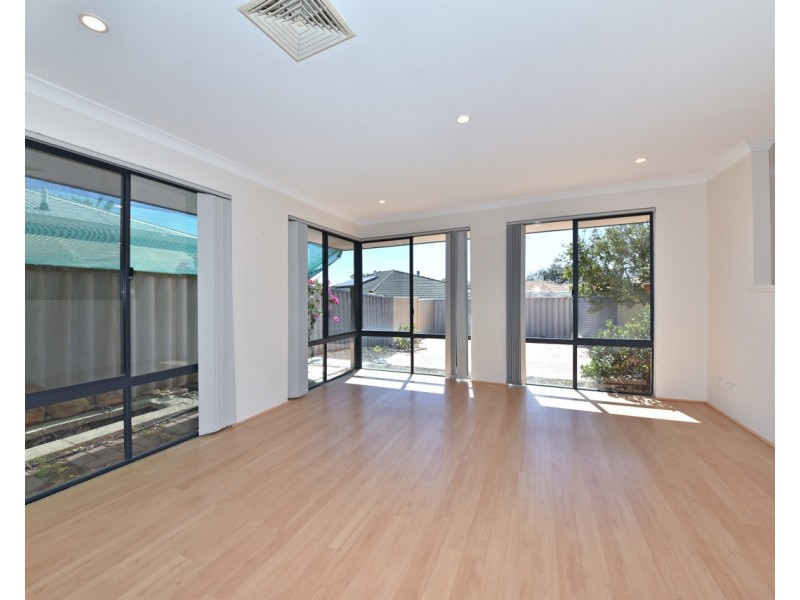 4 Rover Court, Quinns Rocks WA 6030