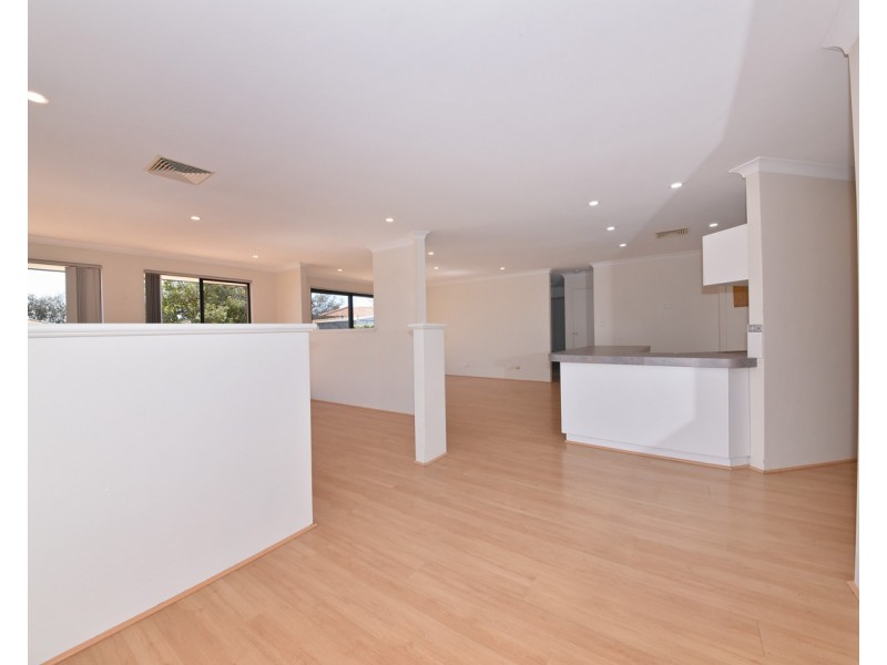 4 Rover Court, Quinns Rocks WA 6030