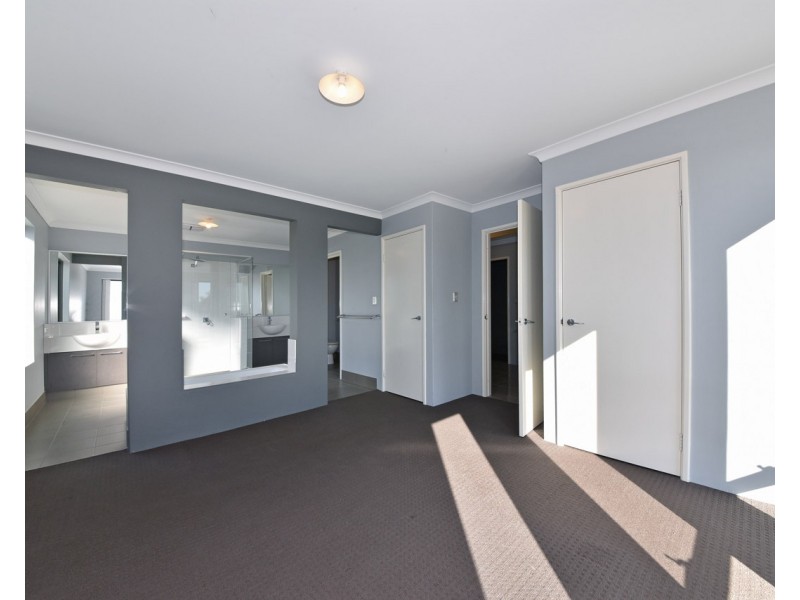 27 Roundhouse Parade, Jindalee WA 6036