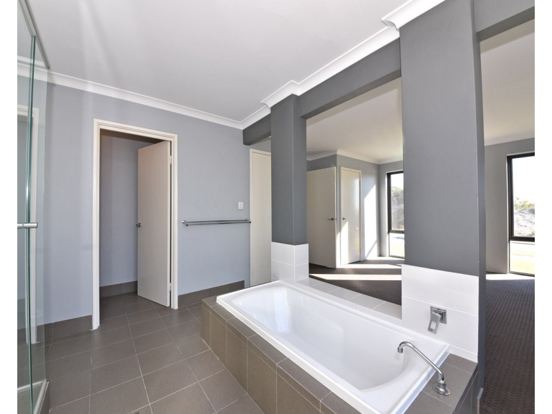 27 Roundhouse Parade, Jindalee WA 6036