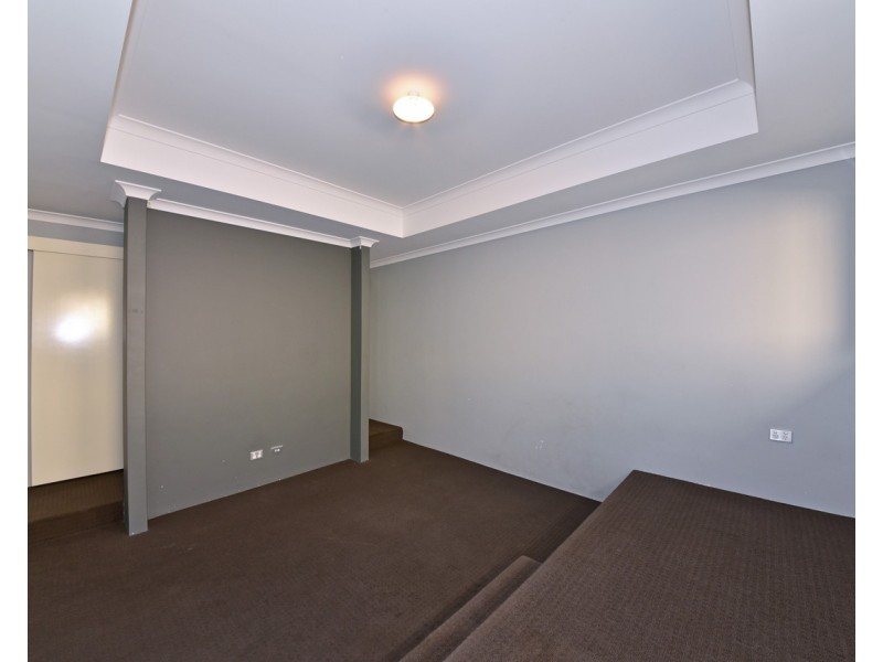 27 Roundhouse Parade, Jindalee WA 6036