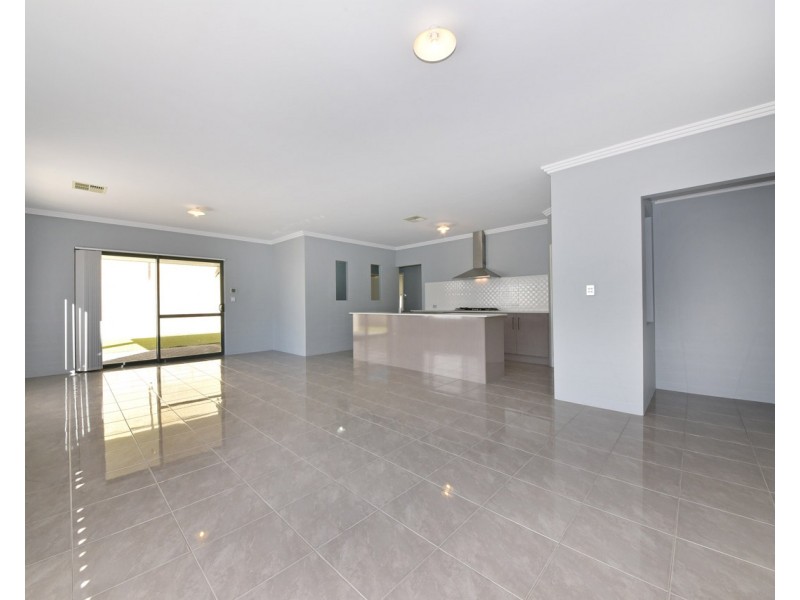 27 Roundhouse Parade, Jindalee WA 6036