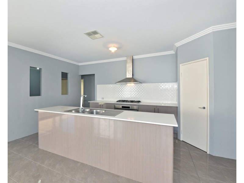 27 Roundhouse Parade, Jindalee WA 6036