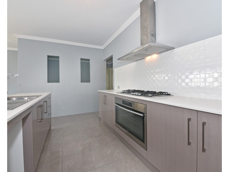 27 Roundhouse Parade, Jindalee WA 6036