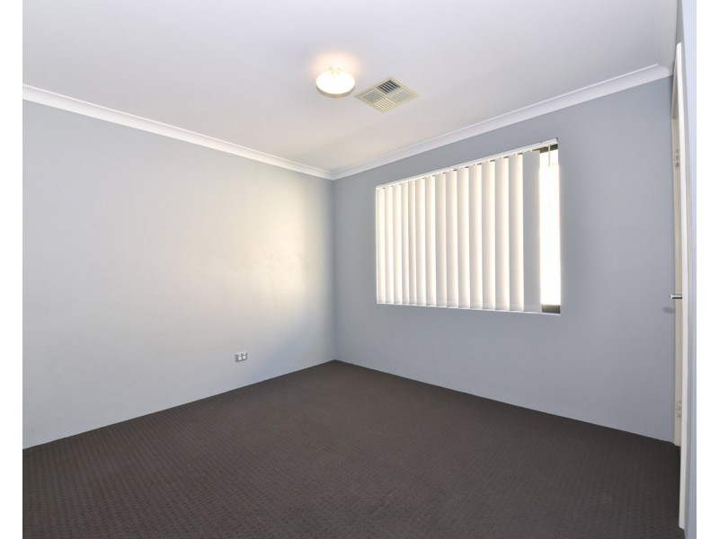 27 Roundhouse Parade, Jindalee WA 6036