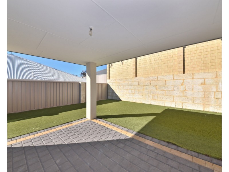 27 Roundhouse Parade, Jindalee WA 6036