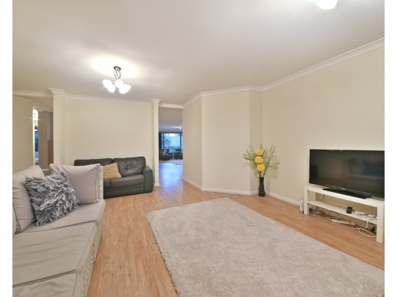 3 Inez Pass, Kinross WA 6028